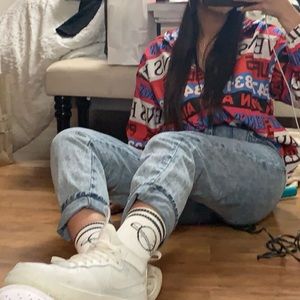 90s inspired acid wash jeans